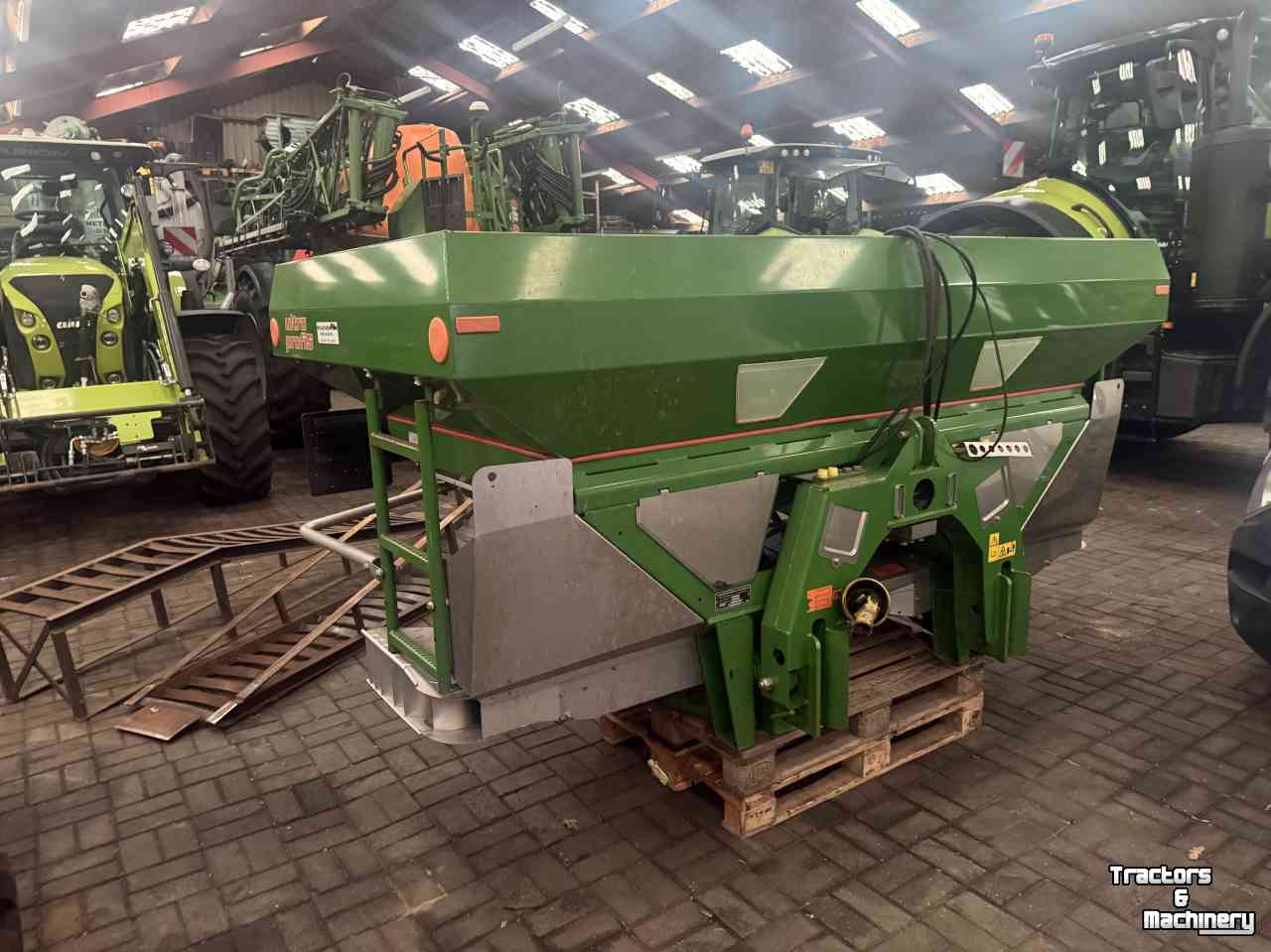 Fertilizer spreader Amazone Ultra 3000