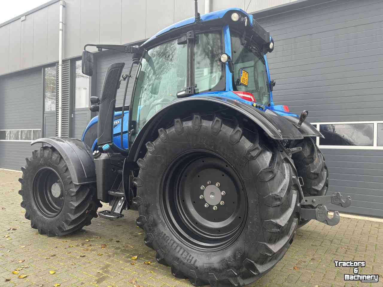 Tractor Valtra N174 Versu