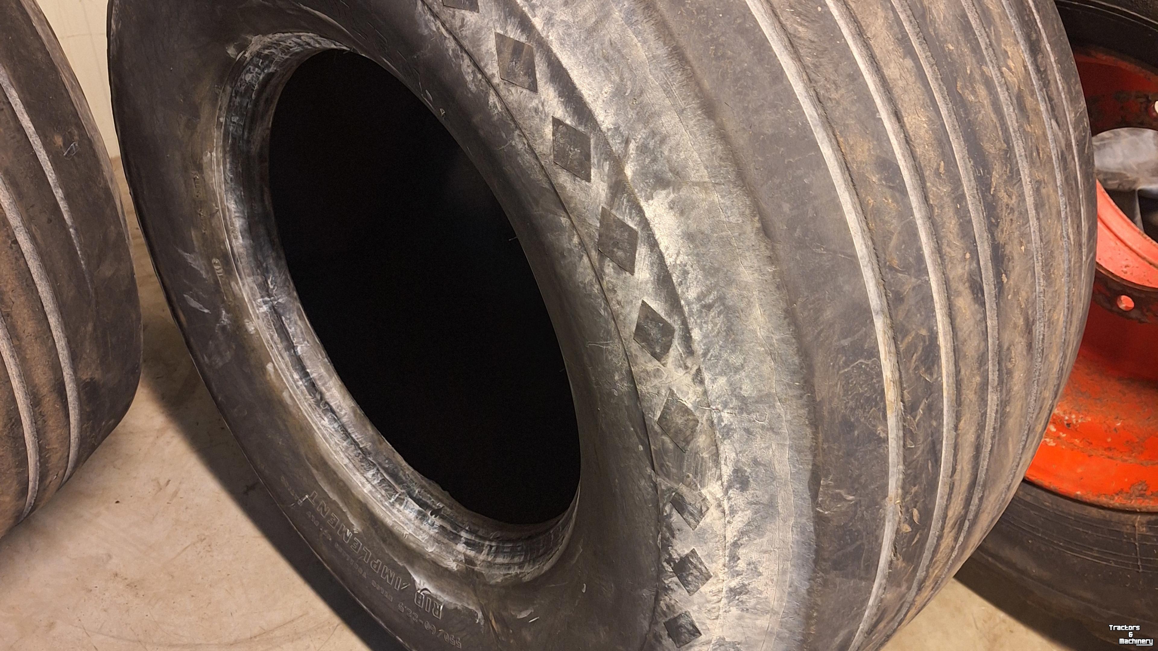 Wheels, Tyres, Rims & Dual spacers  Onbekend 550/60x22.5 buitenbanden