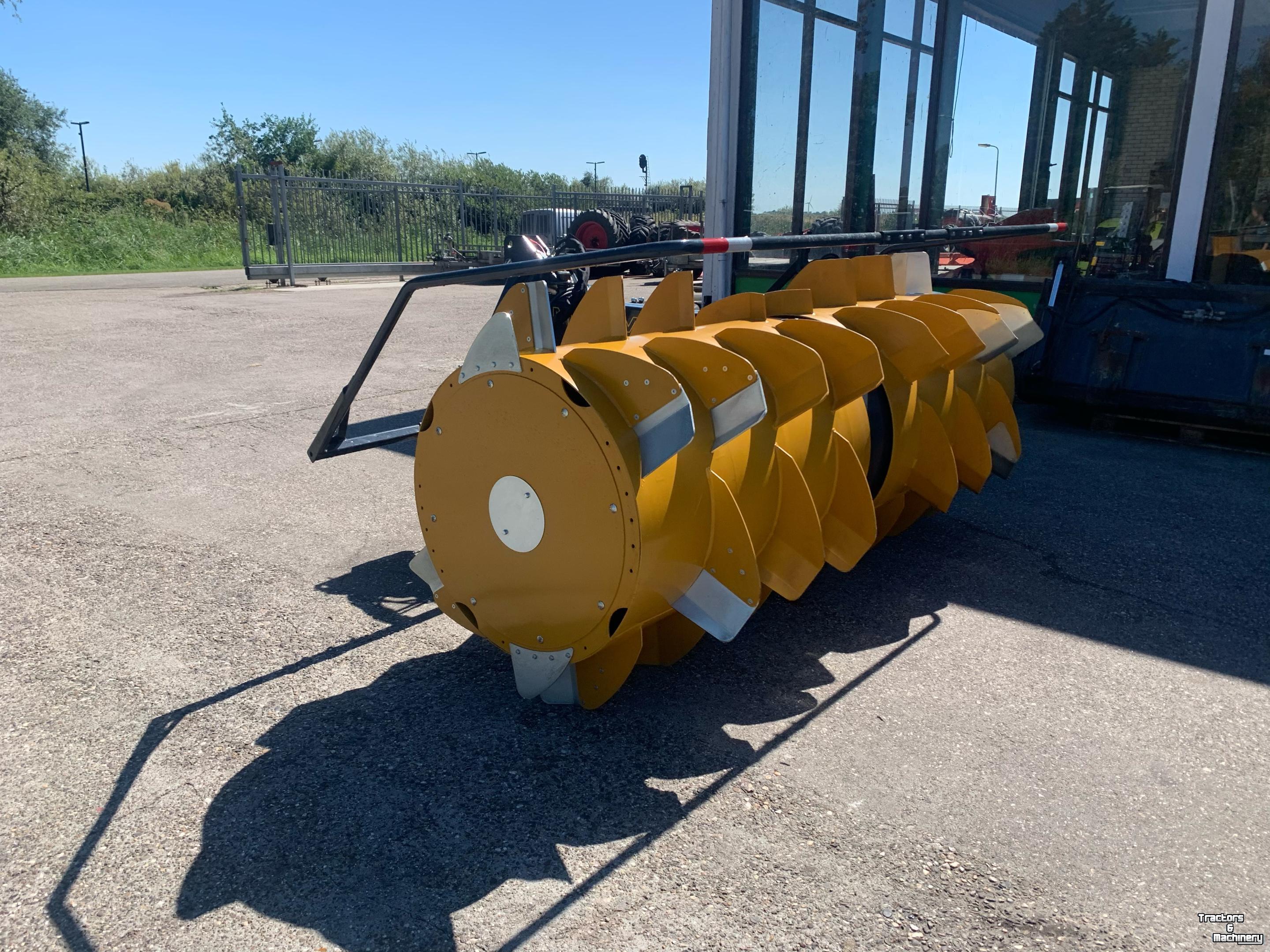 Silage spreader Mammut Gigant 280 HSB