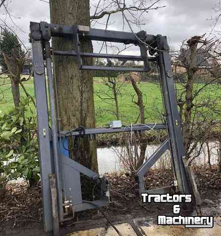 Articulated platforms  Weterings hefframe / hefmast van hoogwerker voor trekker