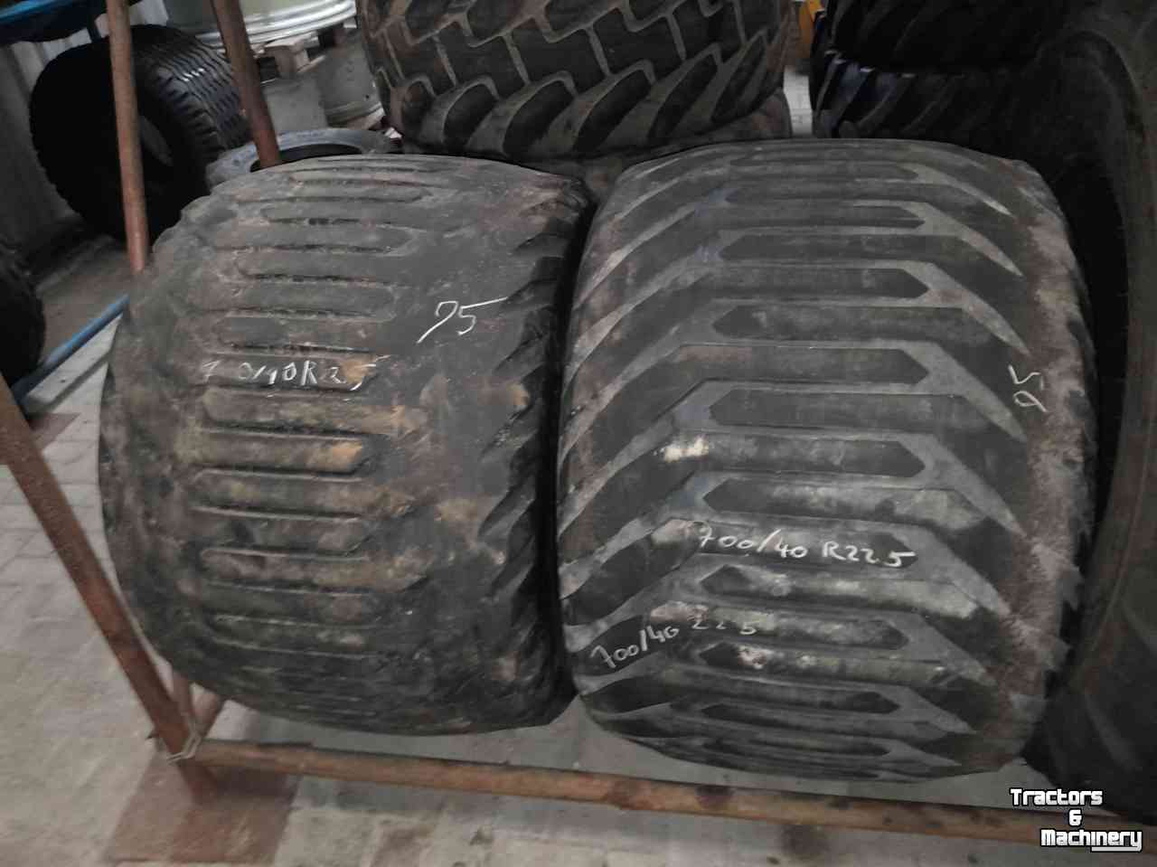 Wheels, Tyres, Rims & Dual spacers Trelleborg wagenbanden 700/40R22.5