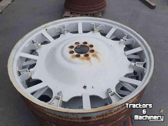Wheels, Tyres, Rims & Dual spacers New Holland verschillende soorten velgen