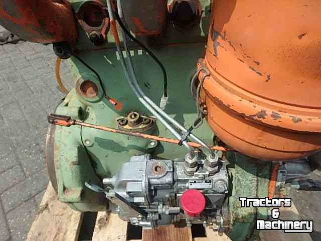 Engine Holder 2 cil. 4 takt motor