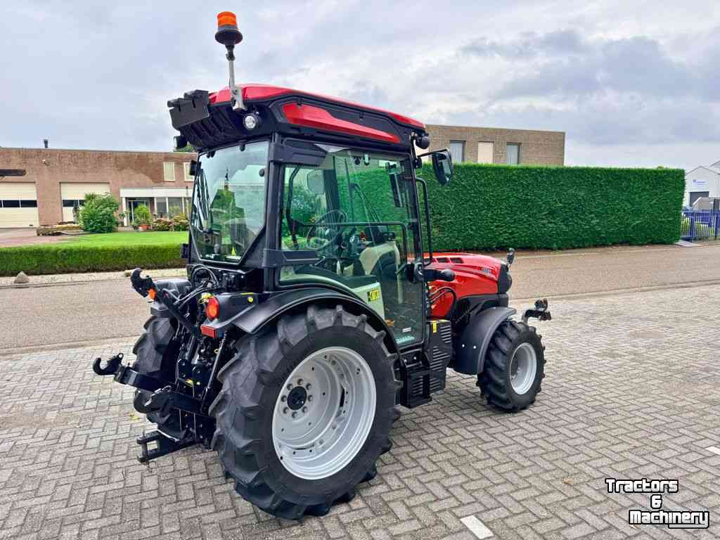 Small-track Tractor Case Quantum 110N Stage V Cab CAT 4