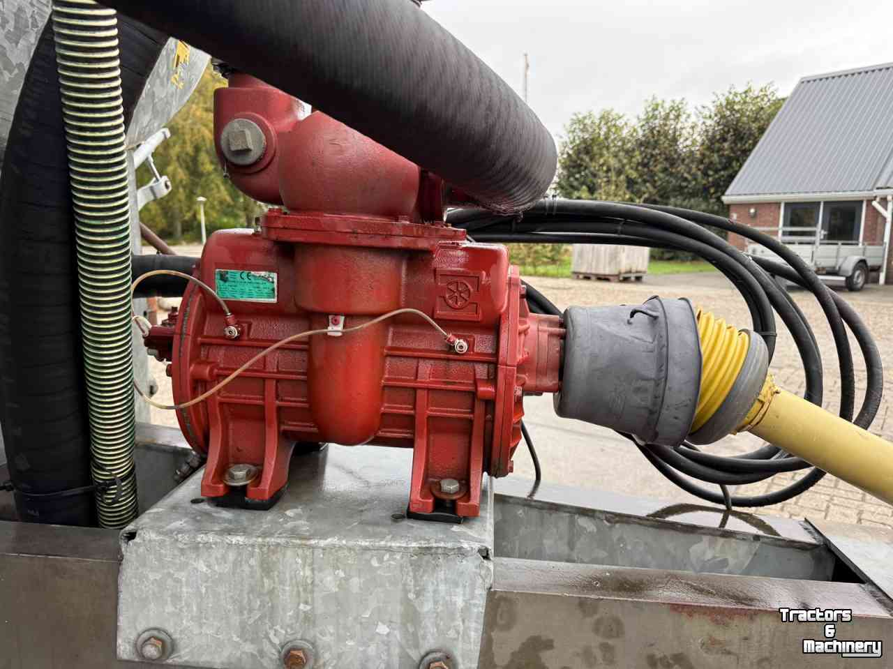 Slurry tank Veenhuis Ecovac 8000 giertank + Bouwland injecteur bemester