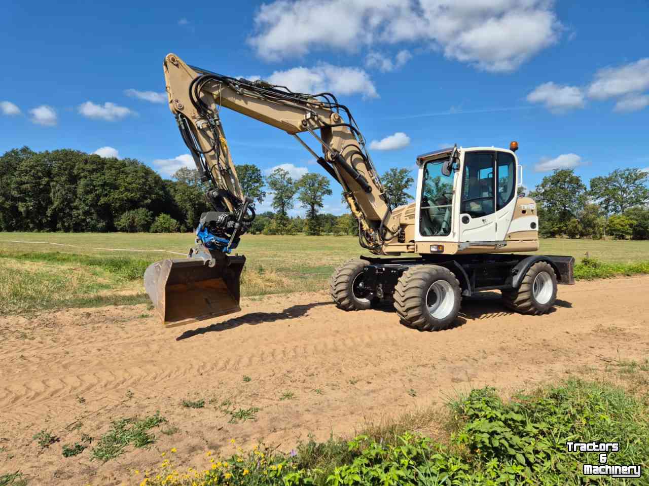 Excavator mobile Terex TW 110