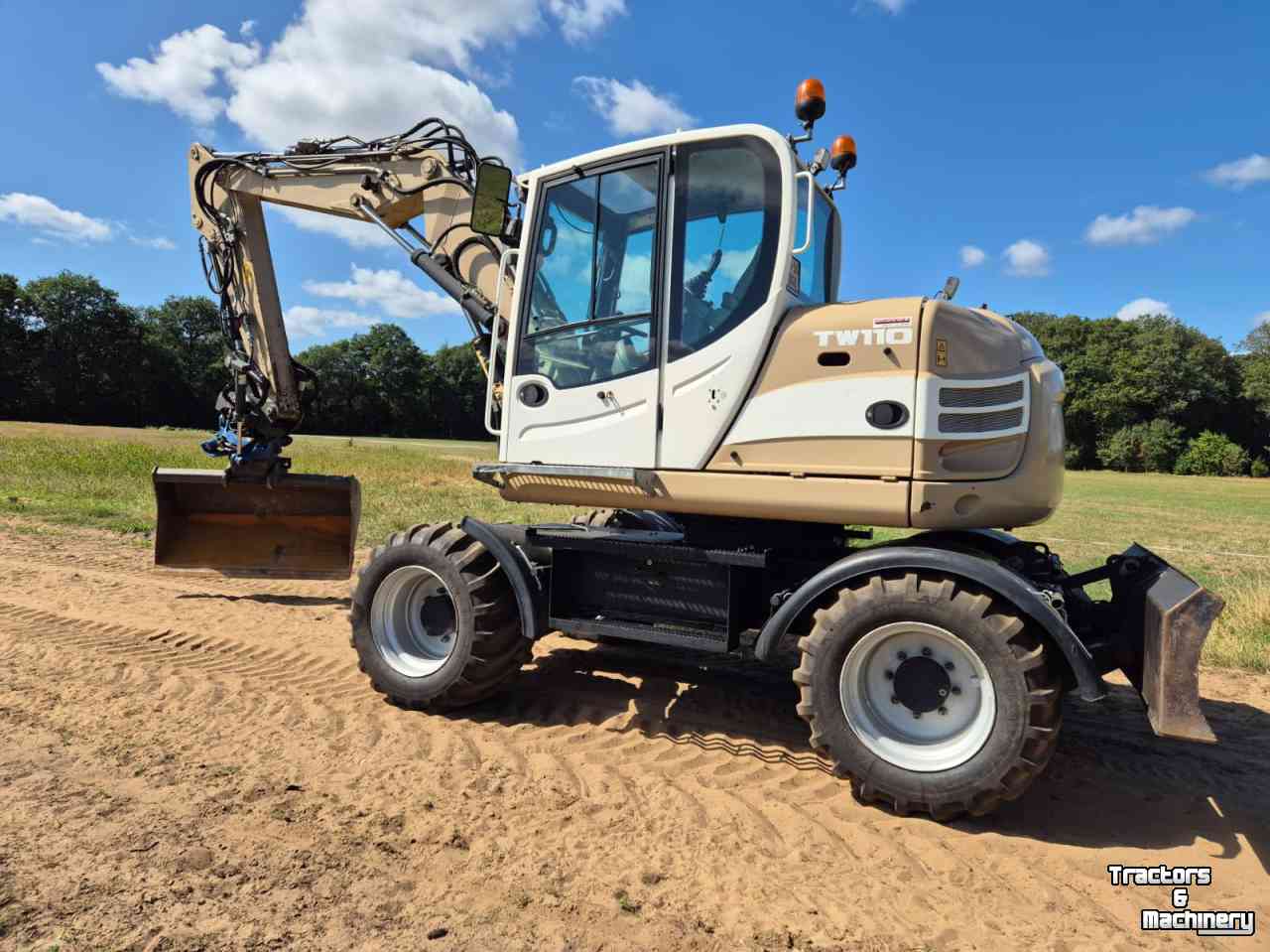 Excavator mobile Terex TW 110