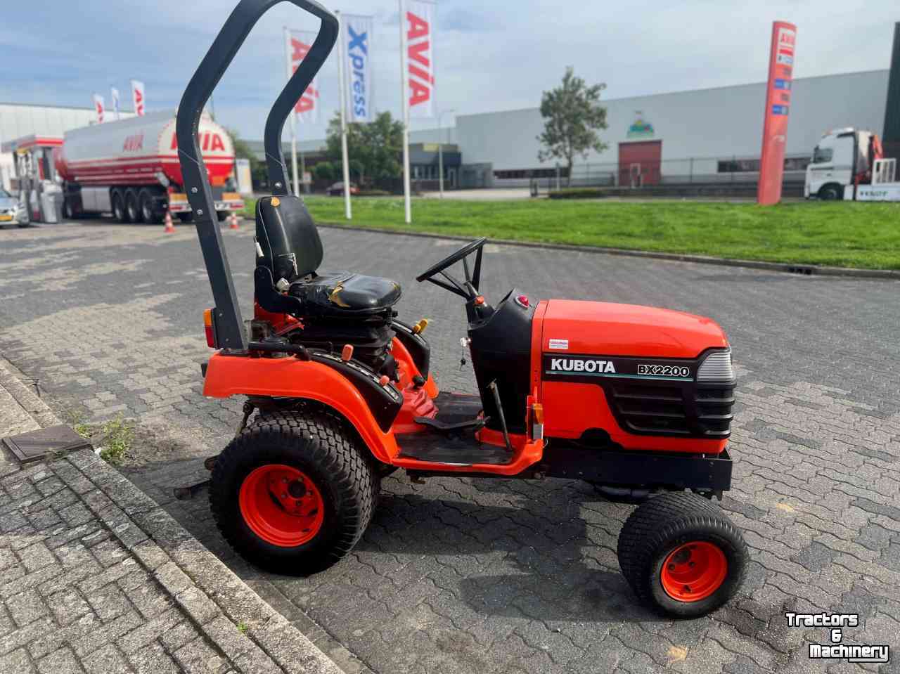 Small-track Tractor Kubota BX2200