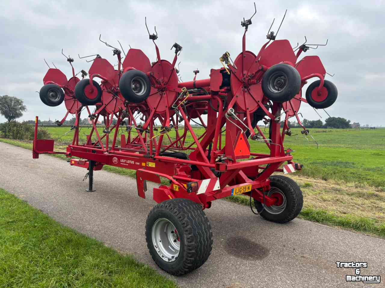 Tedder Lely Lotus 1500