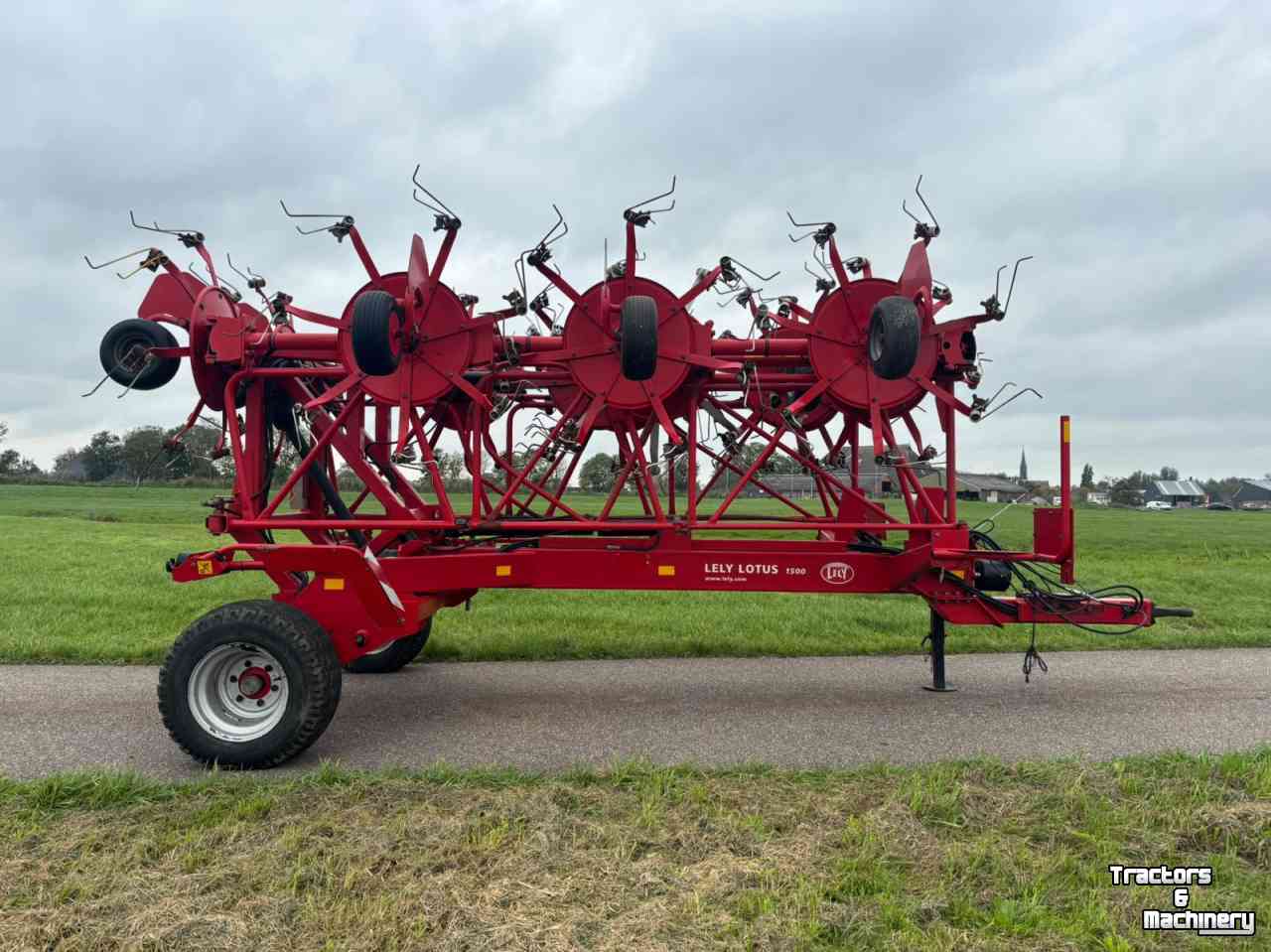 Tedder Lely Lotus 1500