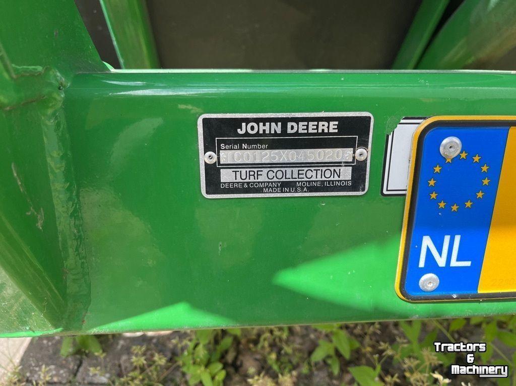 Sweeper John Deere TC125