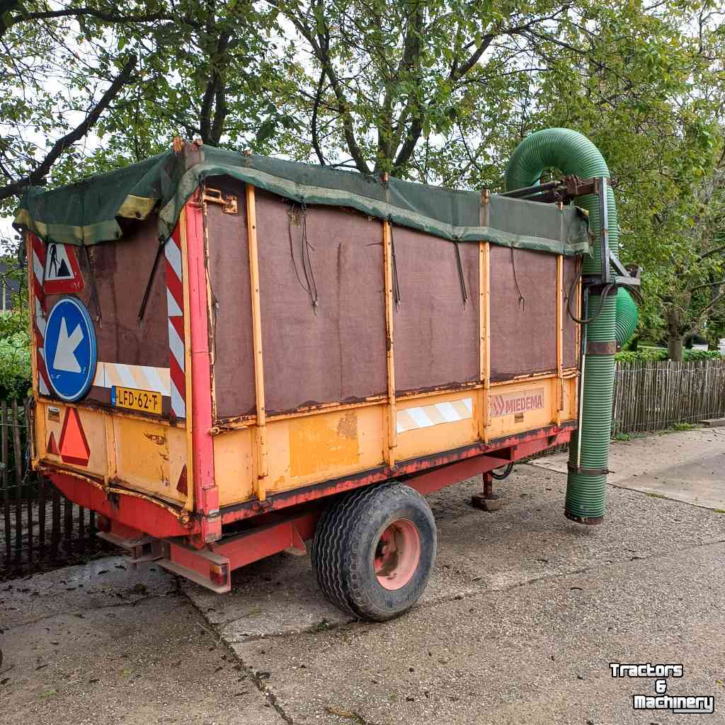 Leaf vacuum Miedema zuigwagen