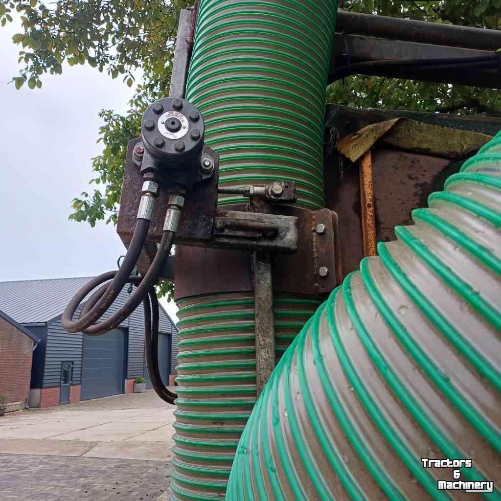 Leaf vacuum Miedema zuigwagen