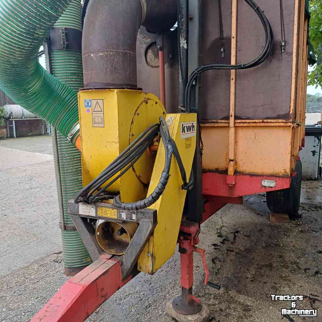 Leaf vacuum Miedema zuigwagen