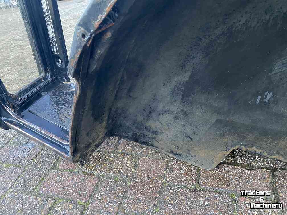 Used parts for tractors Case-IH kaal cabine frame van een 856XL