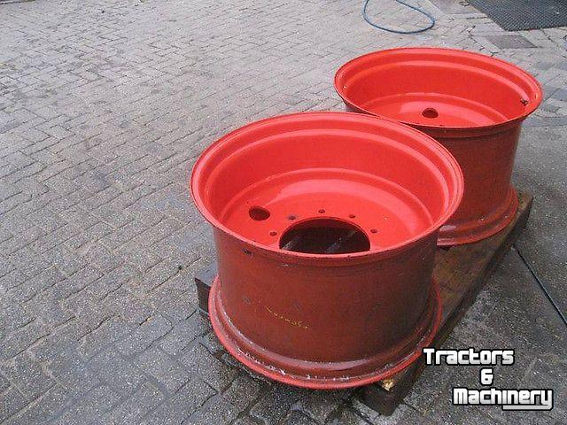 Diverse used spare-parts Claas Titan velgen W18L 28