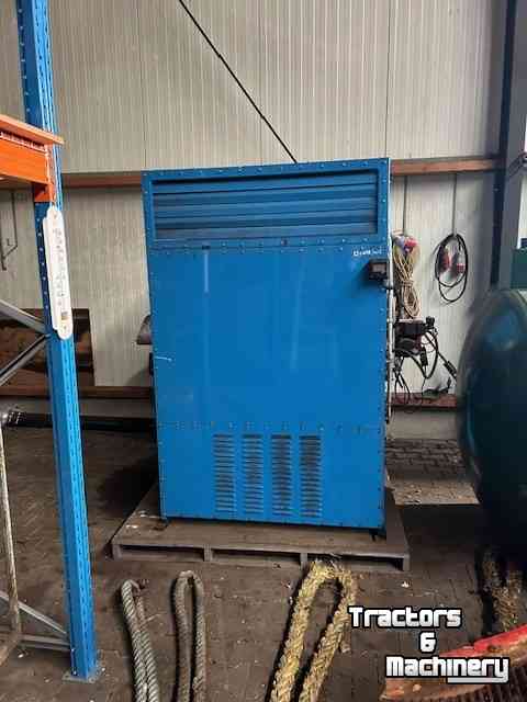 Other machines and accessories for the workshop and yard  oliekachel, werkplaatskachel