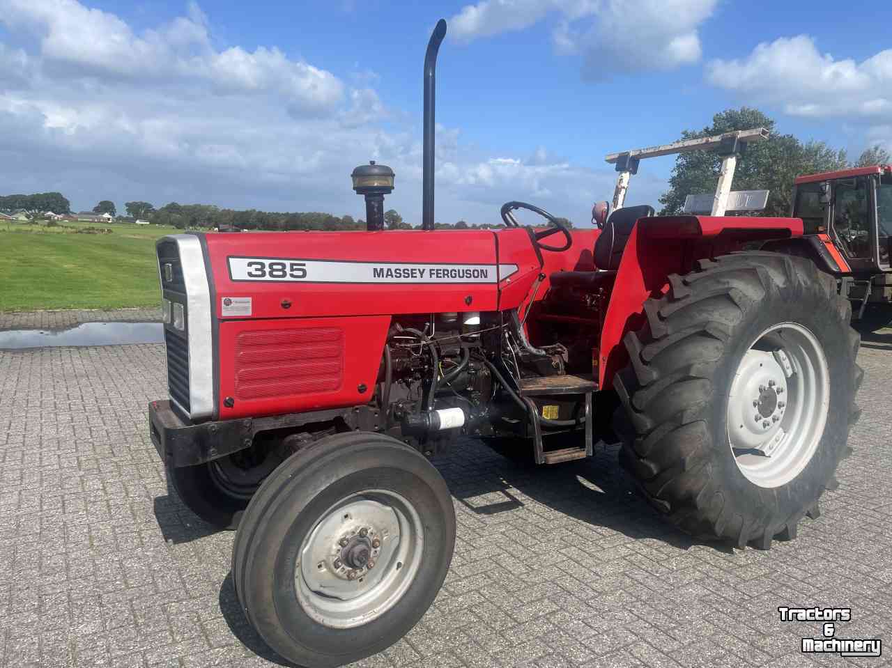 Tractor Massey Ferguson 385 2WD Perkins 4 cil.diesel Powersteering