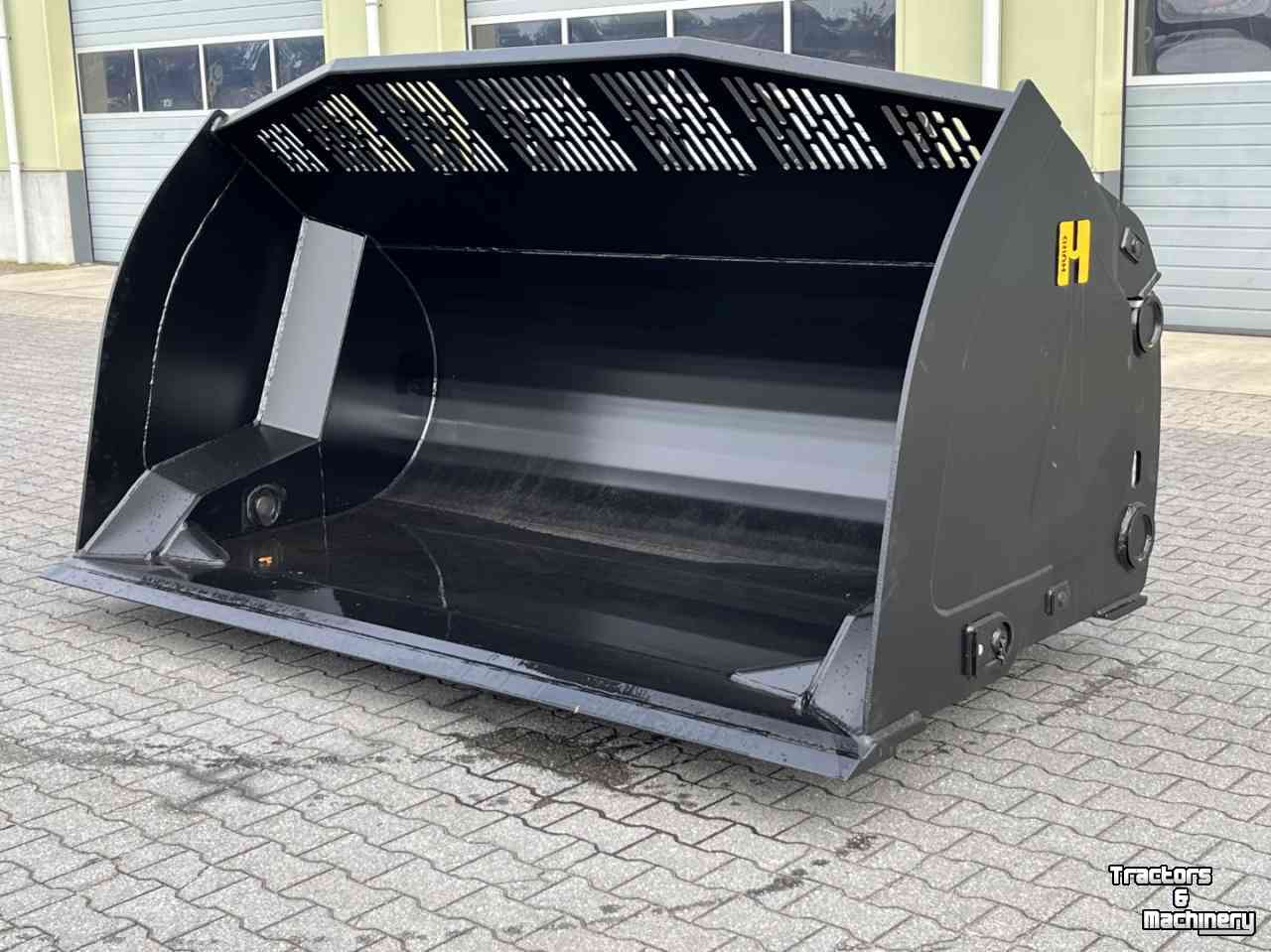 High tip buckets  Hoogkiepbak shovel 4000 ltr