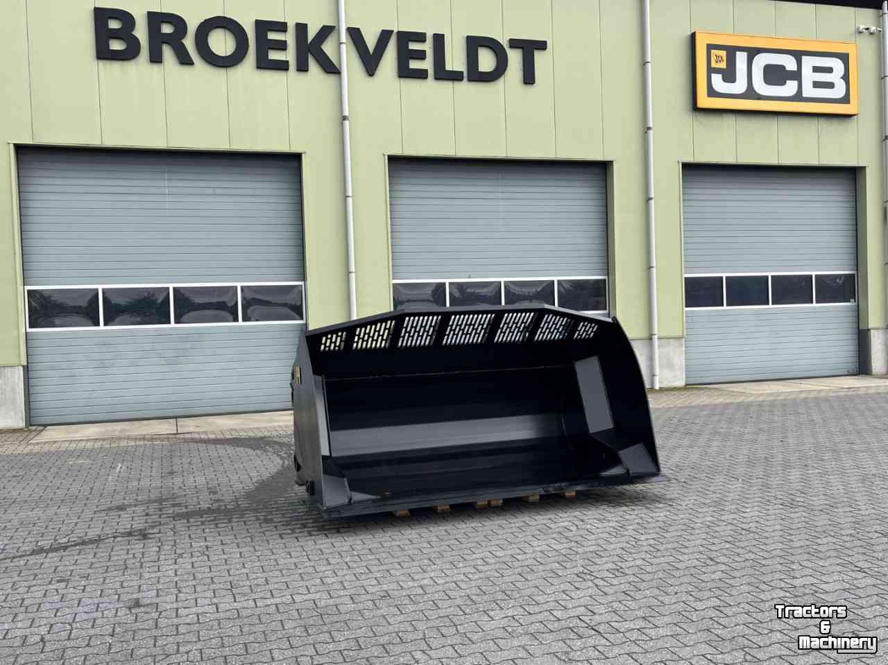 High tip buckets  Hoogkiepbak shovel 4000 ltr