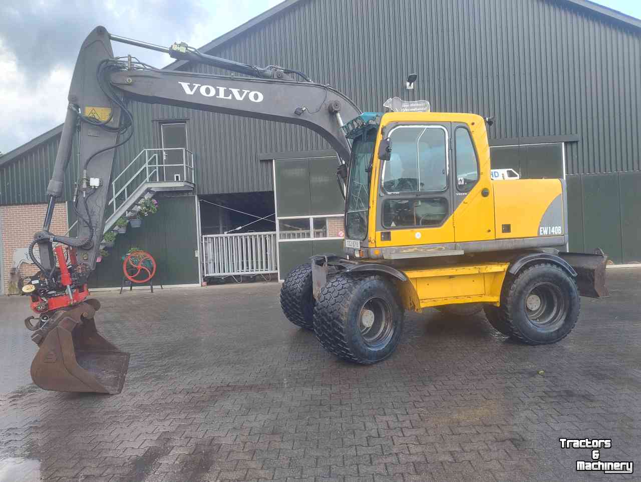 Excavator Volvo EW140B