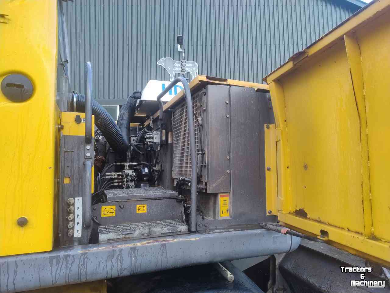 Excavator Volvo EW140B