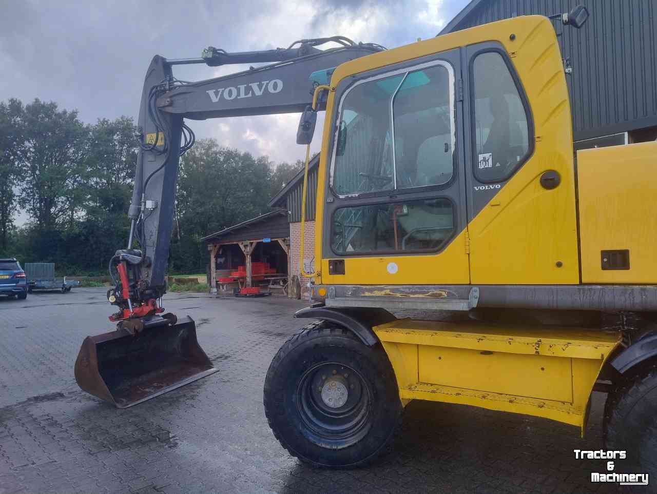 Excavator Volvo EW140B