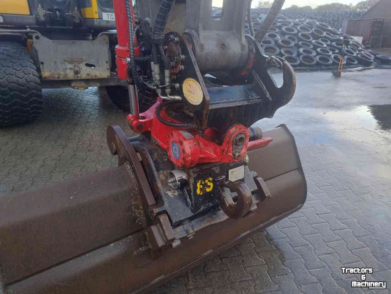 Excavator Volvo EW140B