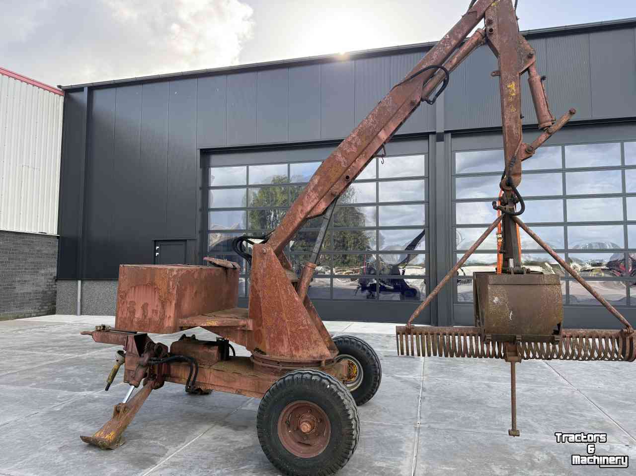 Other earthmoving and heavy equipment and accessories Bazzoli Landbouwkraan , getrokken kraan