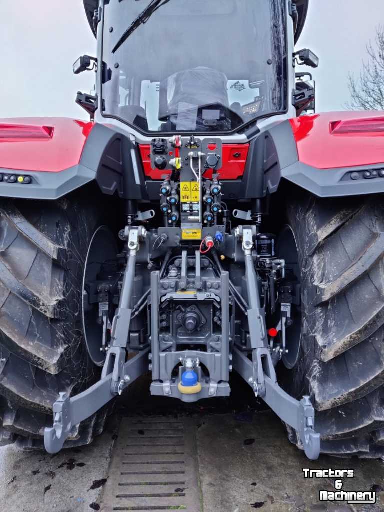 Tractors Massey Ferguson 8S.225 Dyna E-Power Exclusive