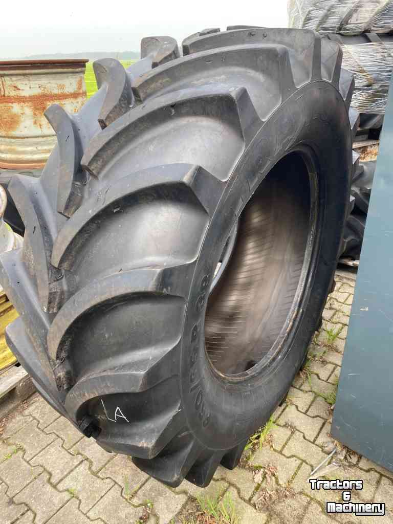 Wheels, Tyres, Rims & Dual spacers Vredestein 650/65R38