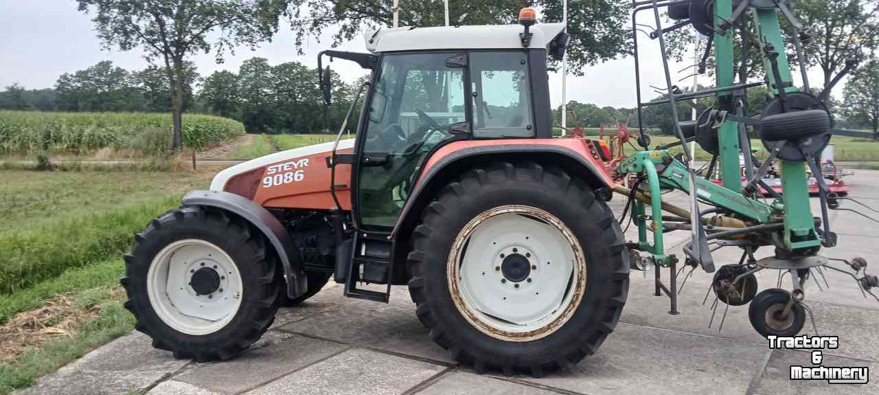 Tractor Steyr M9086A