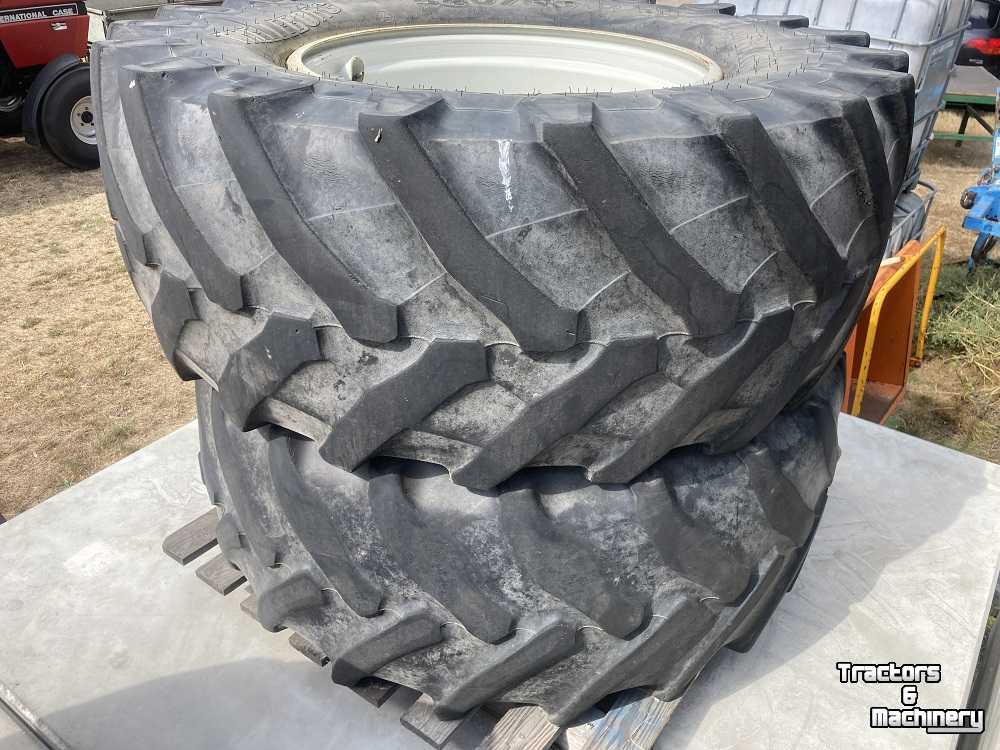 Wheels, Tyres, Rims & Dual spacers Trelleborg en Mitas 540/65R28 Velgen 15x28
