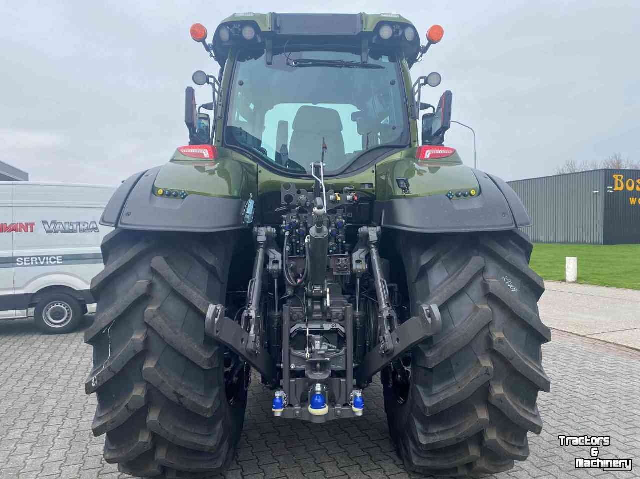 Tractors Valtra Q225