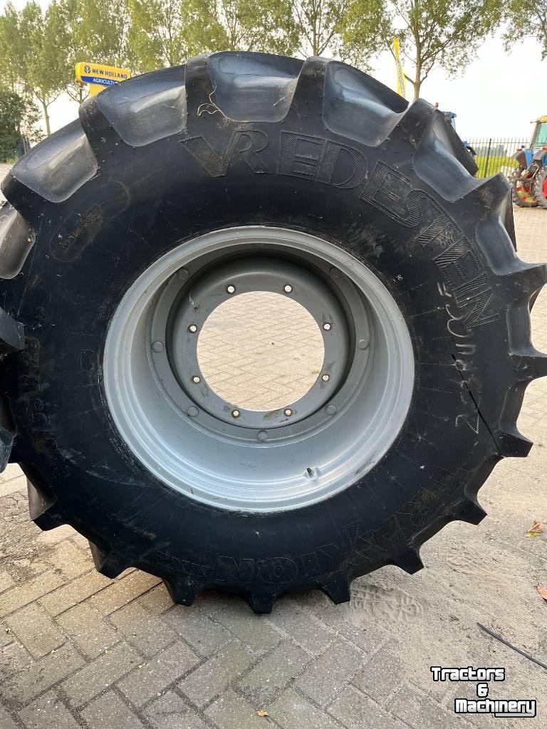 Wheels, Tyres, Rims & Dual spacers Vredestein Traction XXL set