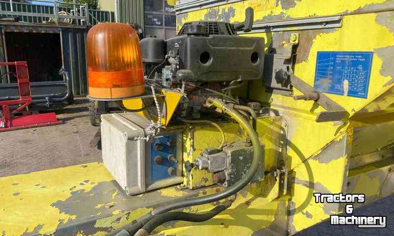 Snow Removal Equipment Nido ECO-0.8-18BTL zoutstrooier RVS met eigen motor