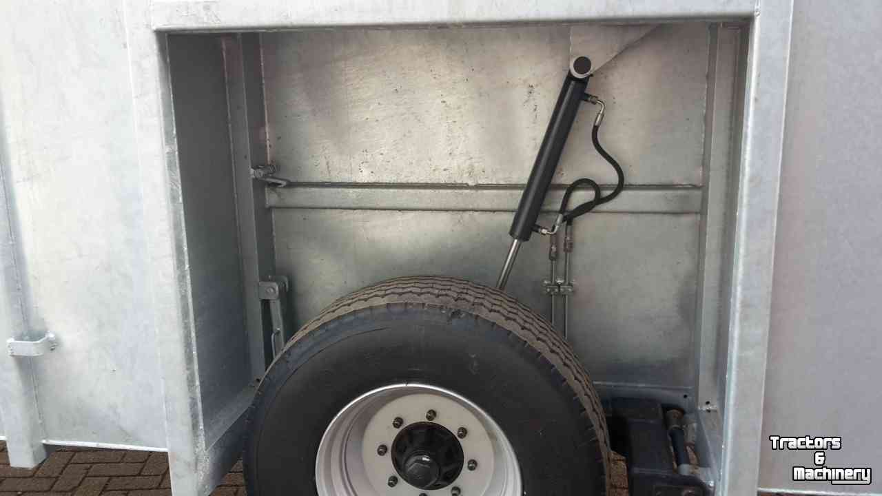 Manure container  Gegalvaniseerde mestcontainer / mesttransportcontainer