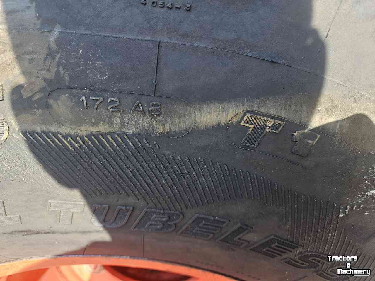 Wheels, Tyres, Rims & Dual spacers Michelin 1000/50R25. 40 mm