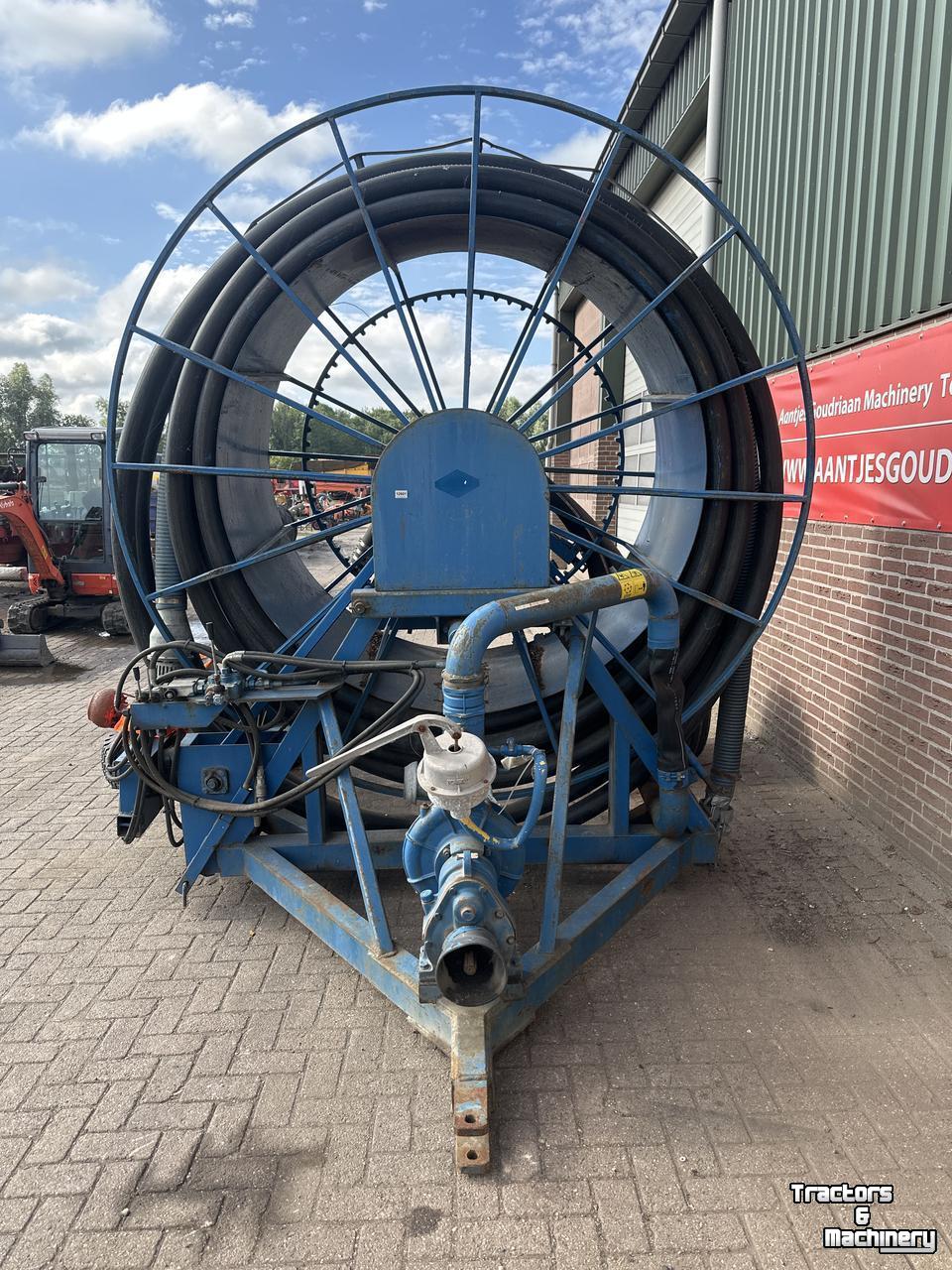 Irrigation spray lines  Haspel met eigen pomp
