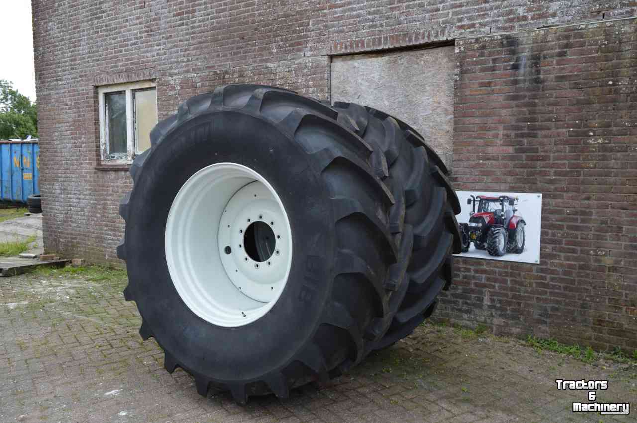 Wheels, Tyres, Rims & Dual spacers Michelin 800/70r38 demontage