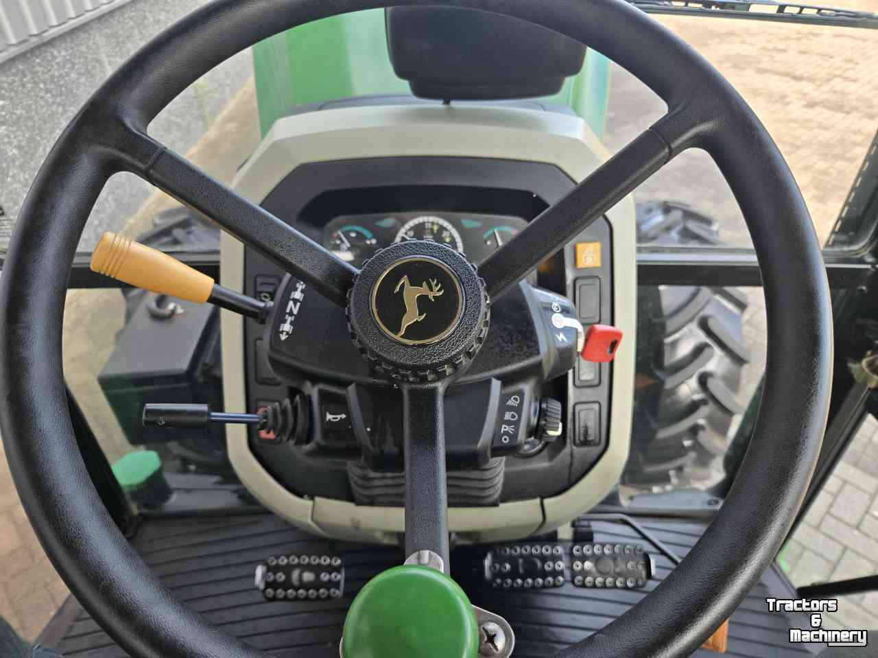Tractor John Deere 5100M