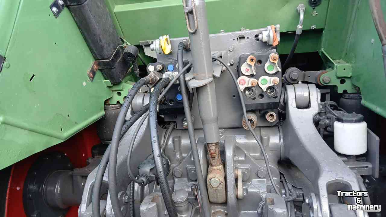 Tractor Fendt 820 Vario TMS