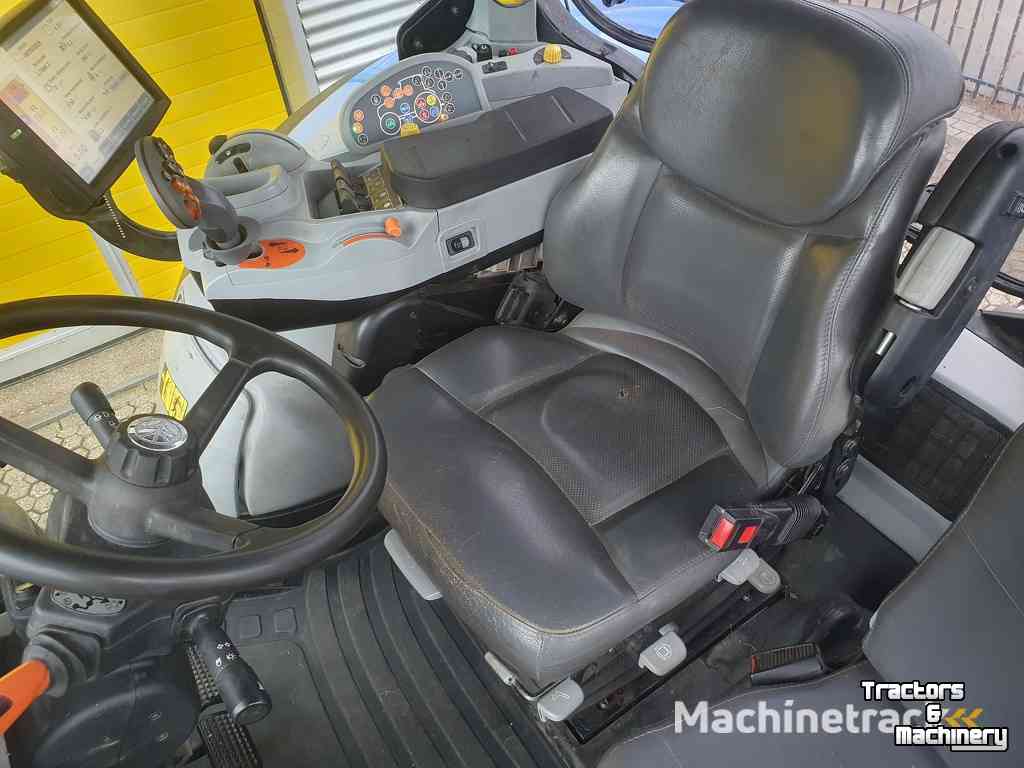 Tractor New Holland T7.235