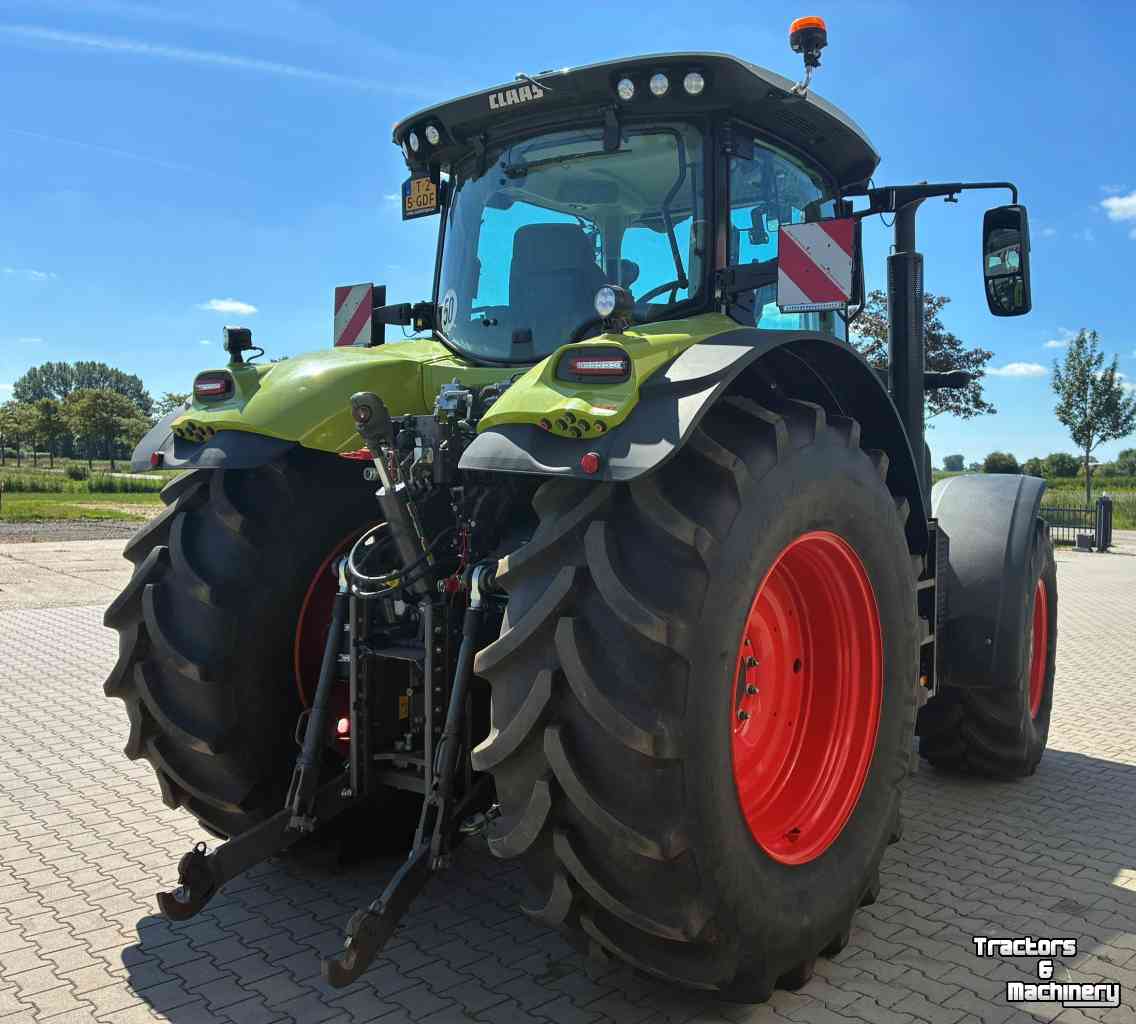 Tractor Claas Axion 830 C-Matic First Claas