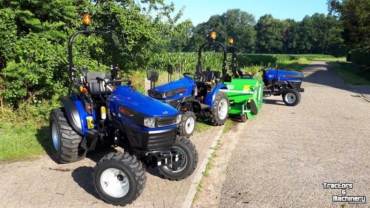 Horticultural Tractors Farmtrac FT26 . FT 20 en FT 26 Hydrostaat