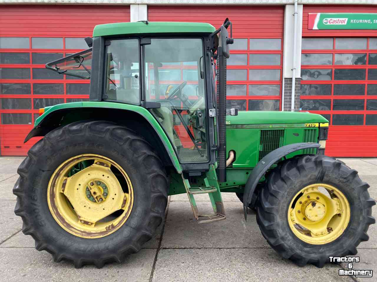 Tractors John Deere 6210