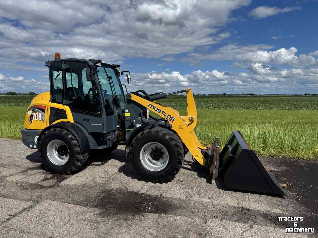 Wheelloader Mustang 708