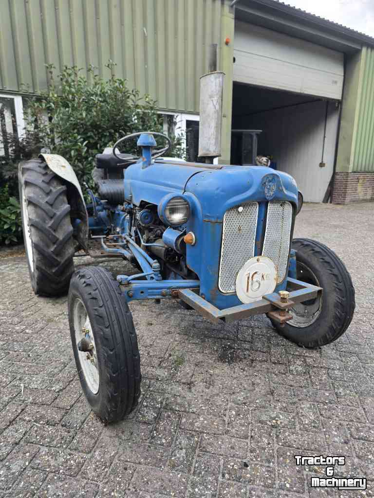 Tractor Fordson Dexta