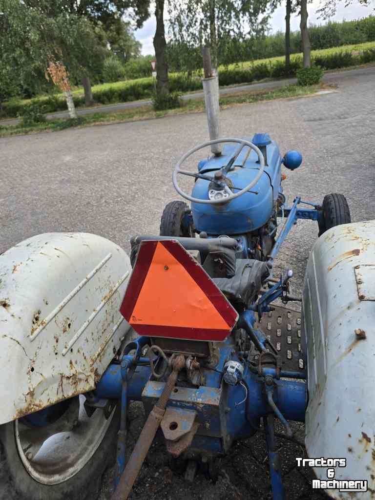 Tractor Fordson Dexta